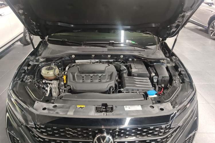 Used Volkswagen Passat 2023 Revised 330TSI Starry Elite Edition Engine Bay