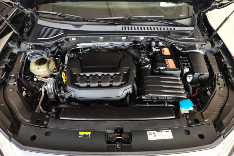 Used Volkswagen Passat 2023 Revised 330TSI Elite Edition Engine Bay