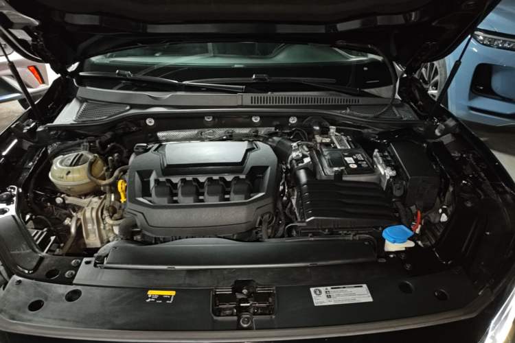 Used Volkswagen Passat 2023 Revised 330TSI Starry Elite Edition Engine Bay