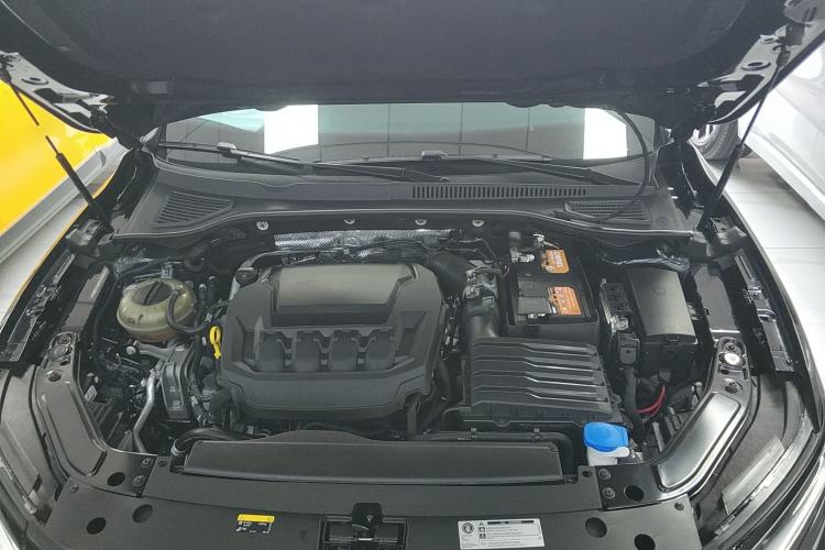 Used Volkswagen Passat 2023 Revised 330TSI Starry Elite Edition Engine Bay