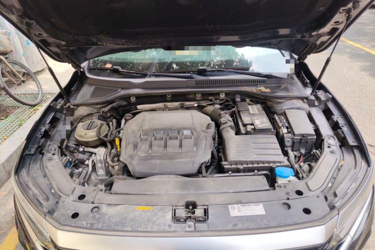 Used Volkswagen Passat 2023 330TSI Luxury Edition Engine Bay
