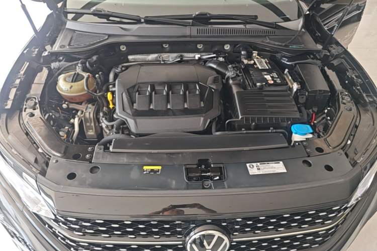 Used Volkswagen Passat 2023 330TSI Starry Luxury Edition Engine Bay