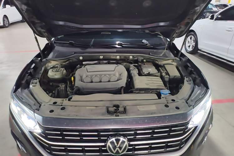 Used Volkswagen Passat 2023 Facelift 330TSI Luxury Edition Engine Bay
