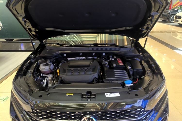 Used Volkswagen Passat 2023 Revised 330TSI Starry Elite Edition Engine Bay