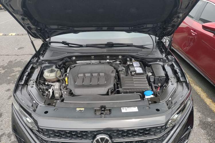 Used Volkswagen Passat 2023 330TSI Starry Luxury Edition Engine Bay
