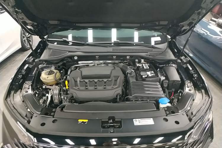Used Volkswagen Passat 2023 330TSI Starry Luxury Edition Engine Bay
