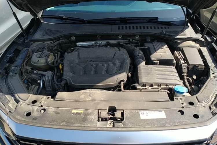 Used Volkswagen Passat 2023 Facelift 330TSI Luxury Edition Engine Bay