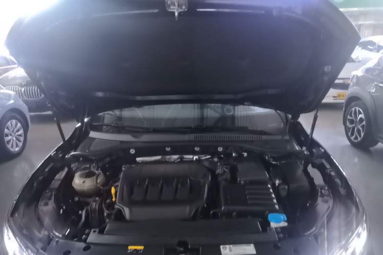 Used Volkswagen Passat 2023 330TSI Starry Luxury Edition Engine Bay