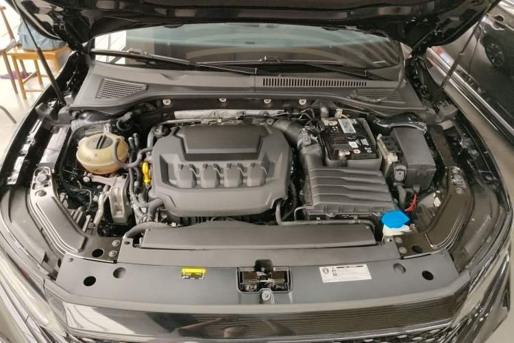 Used Volkswagen Passat 2023 330TSI Starry Elite Edition Engine Bay