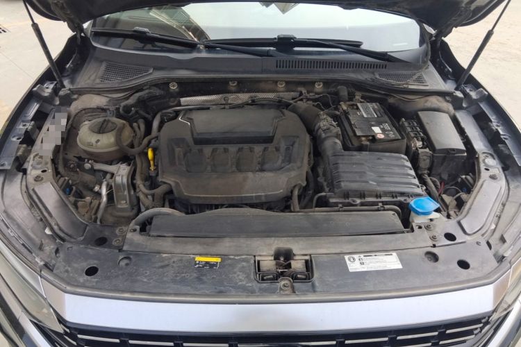 Used Volkswagen Passat 2023 Facelift 330TSI Luxury Edition Engine Bay