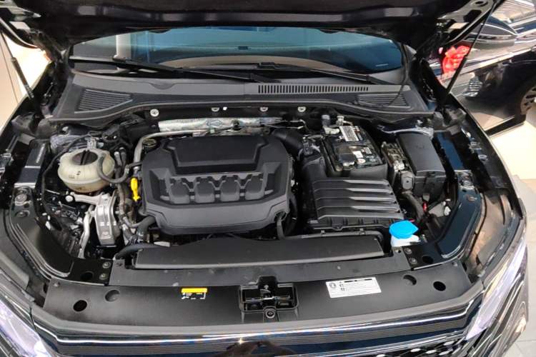 Used Volkswagen Passat 2023 Revised 330TSI Starry Elite Edition Engine Bay
