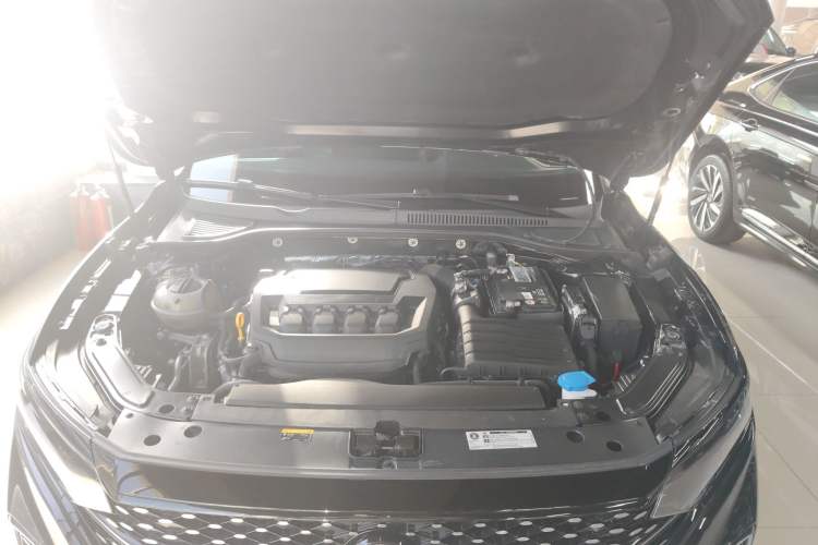 Used Volkswagen Passat 2023 Revised 330TSI Starry Elite Edition Engine Bay