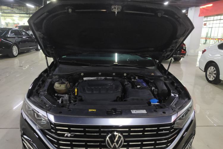 Used Volkswagen Passat 2023 Facelift 330TSI Luxury Edition Engine Bay