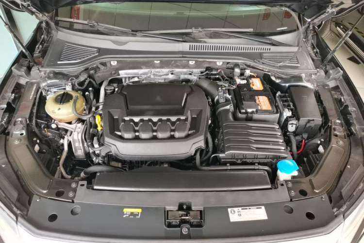 Used Volkswagen Passat 2023 Revised 330TSI Elite Edition Engine Bay