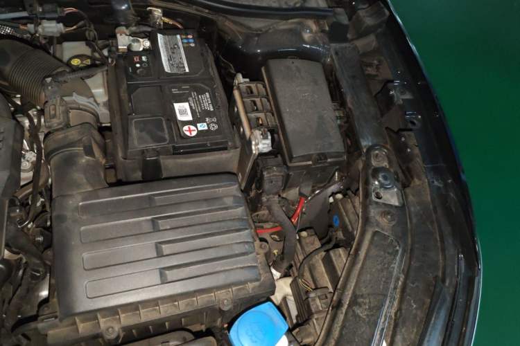Used Volkswagen Passat 2023 330TSI Luxury Edition Engine Bay Left