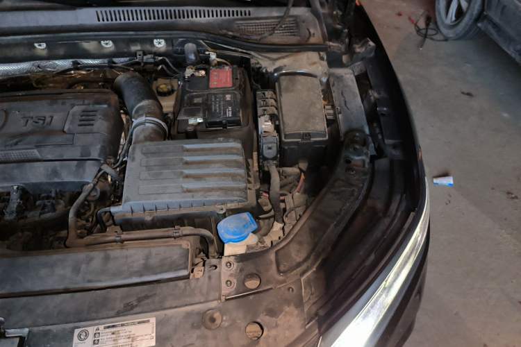 Used Volkswagen Passat 2023 380TSI Luxury Edition Engine Bay Left