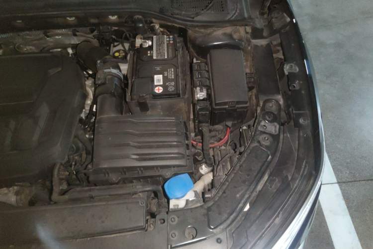 Used Volkswagen Passat 2023 Facelift 330TSI Luxury Edition Engine Bay Left