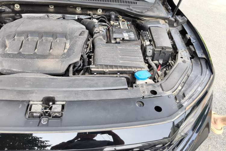 Used Volkswagen Passat 2023 330TSI Starry Luxury Edition Engine Bay Left