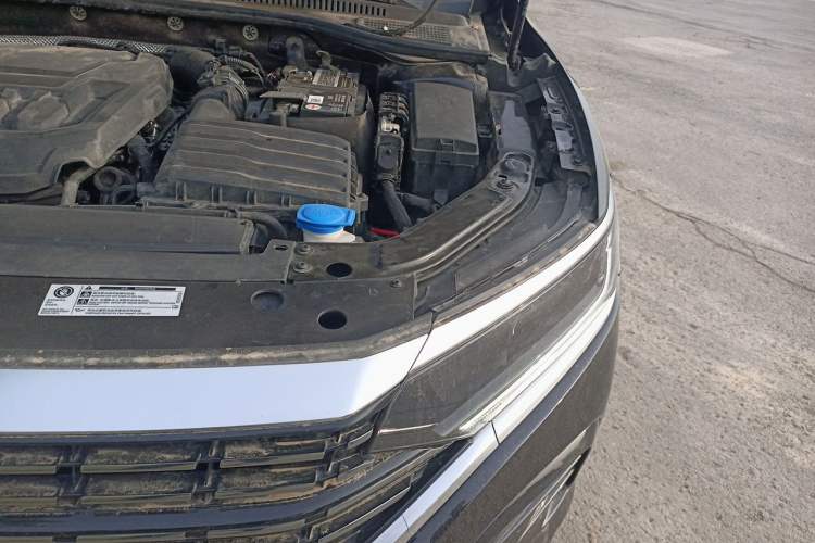 Used Volkswagen Passat 2023 330TSI Elite Edition Engine Bay Left