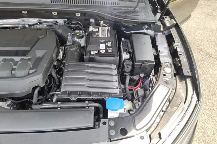 Used Volkswagen Passat 2023 330TSI Luxury Edition Engine Bay Left