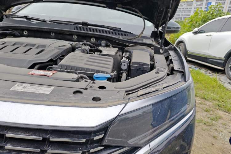 Used Volkswagen Passat 2023 330TSI Starry Luxury Edition Engine Bay Left