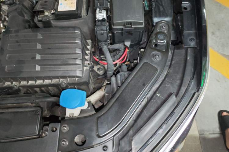 Used Volkswagen Passat 2023 330TSI Elite Edition Engine Bay Left