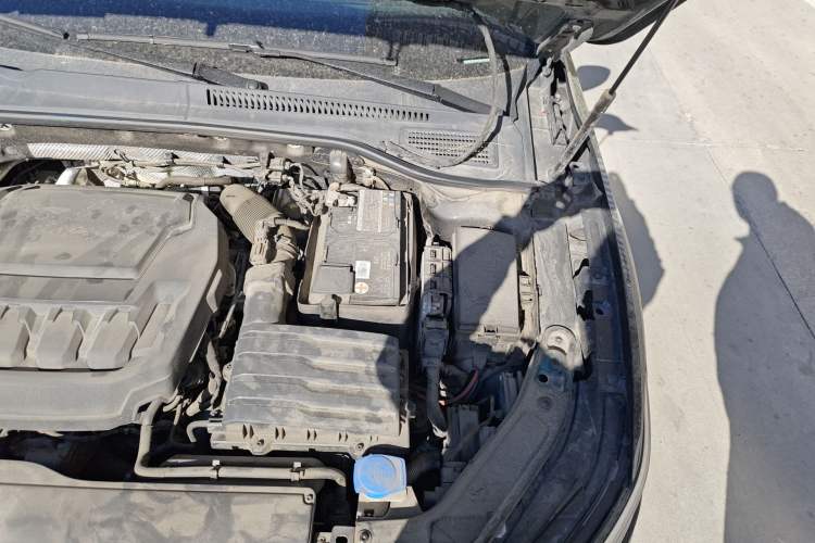 Used Volkswagen Passat 2023 Facelift 330TSI Luxury Edition Engine Bay Left