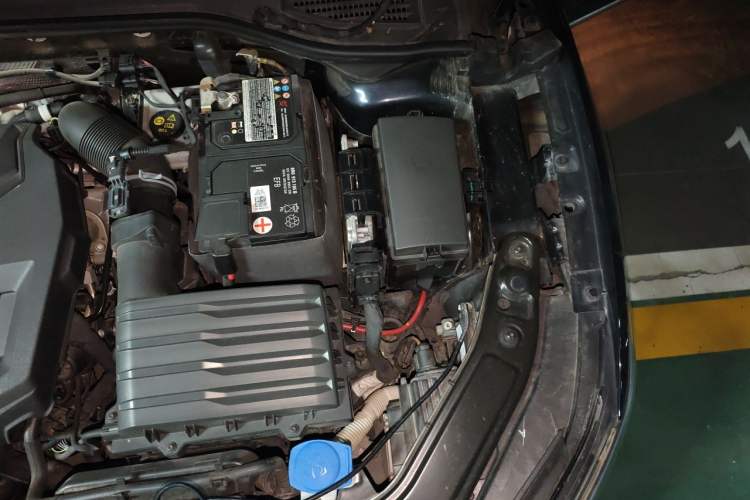 Used Volkswagen Passat 2023 330TSI Elite Edition Engine Bay Left