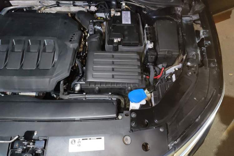 Used Volkswagen Passat 2023 330TSI Elite Edition Engine Bay Left