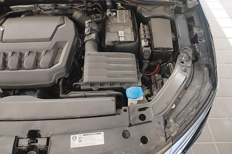 Used Volkswagen Passat 2023 Facelift 330TSI Luxury Edition Engine Bay Left