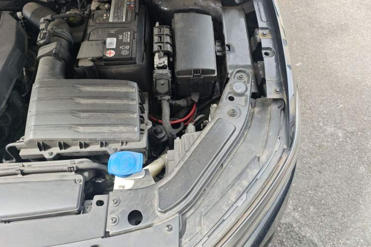 Used Volkswagen Passat 2023 330TSI Elite Edition Engine Bay Left