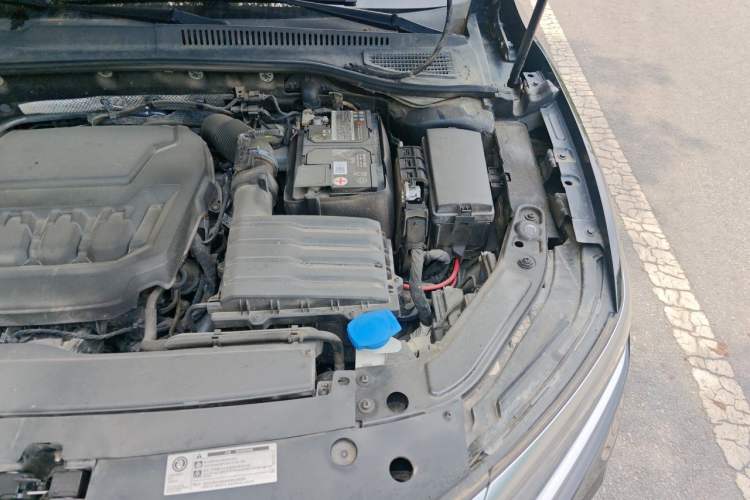 Used Volkswagen Passat 2023 Facelift 330TSI Luxury Edition Engine Bay Left