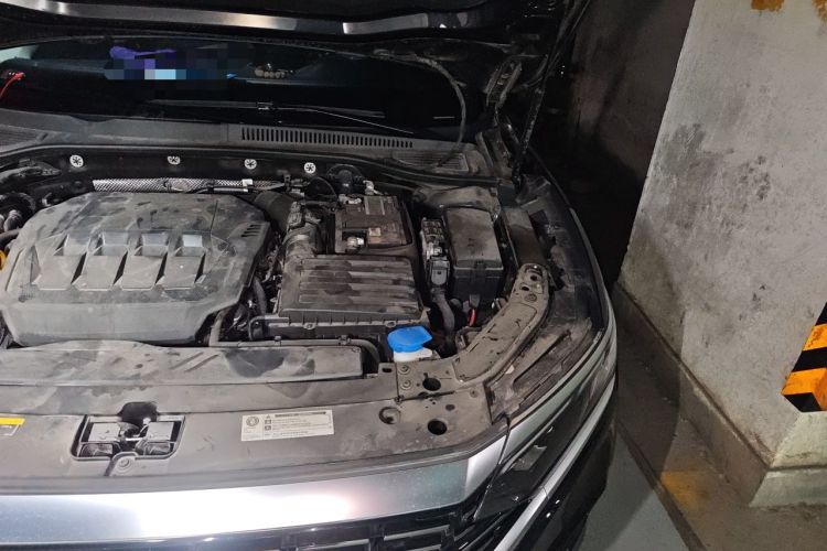Used Volkswagen Passat 2023 330TSI Luxury Edition Engine Bay Left