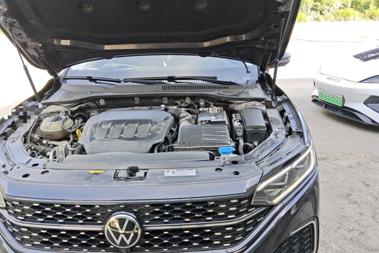 Used Volkswagen Passat 2023 330TSI Starry Luxury Edition Engine Bay Left