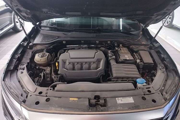Used Volkswagen Passat 2023 Facelift 330TSI Luxury Edition Engine Bay