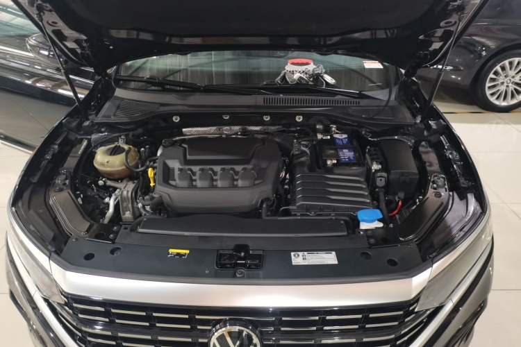 Used Volkswagen Passat 2023 Revised 330TSI Elite Edition Engine Bay