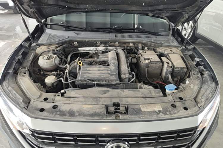 Used Volkswagen Passat 2023 Revised Version 280TSI Business Edition Engine Bay