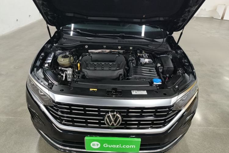 Used Volkswagen Passat 2023 Facelift 330TSI Luxury Edition Engine Bay