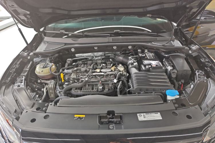 Used Volkswagen Passat 2023 Revised 330TSI Starry Elite Edition Engine Bay