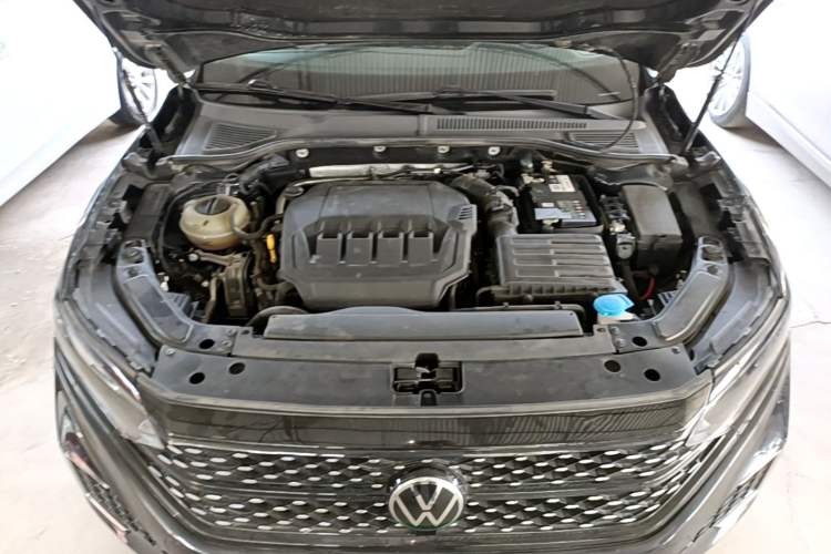 Used Volkswagen Passat 2023 330TSI Starry Elite Edition Engine Bay