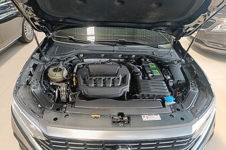 Used Volkswagen Passat 2023 Facelift 330TSI Luxury Edition Engine Bay