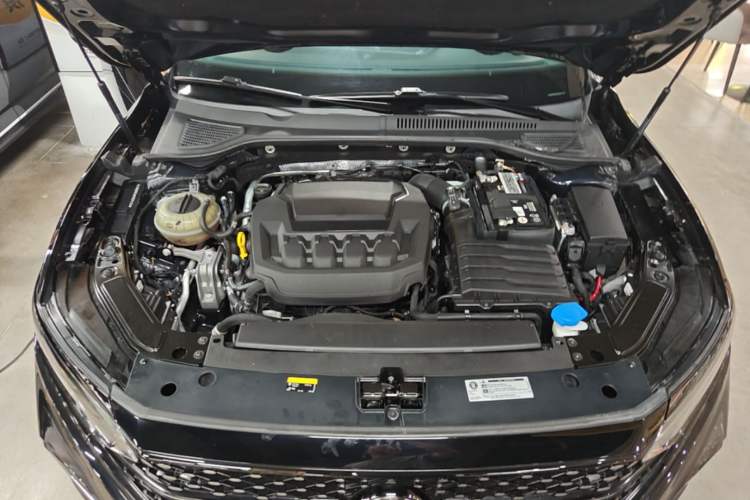 Used Volkswagen Passat 2023 Revised 330TSI Starry Elite Edition Engine Bay