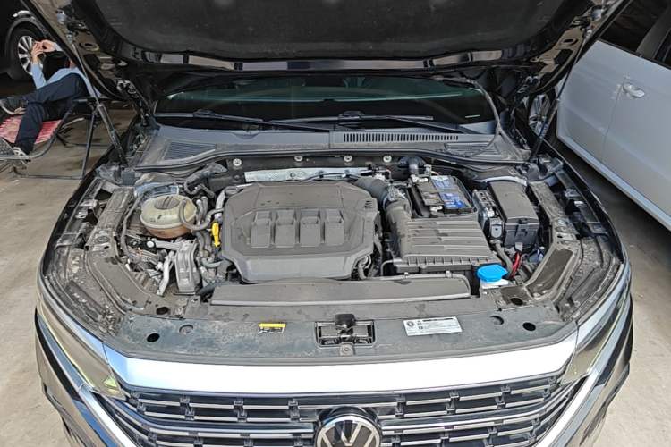 Used Volkswagen Passat 2023 330TSI Elite Edition Engine Bay