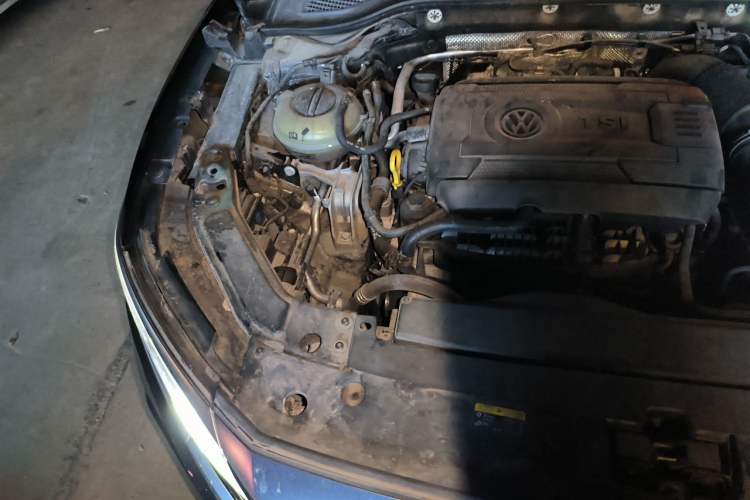 Used Volkswagen Passat 2023 380TSI Luxury Edition Engine Bay Right