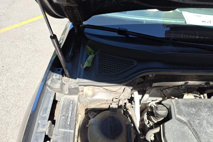 Used Volkswagen Passat 2023 Facelift 330TSI Luxury Edition Engine Bay Right