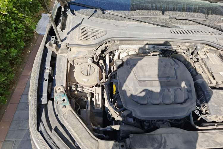 Used Volkswagen Passat 2023 Facelift 330TSI Luxury Edition Engine Bay Right