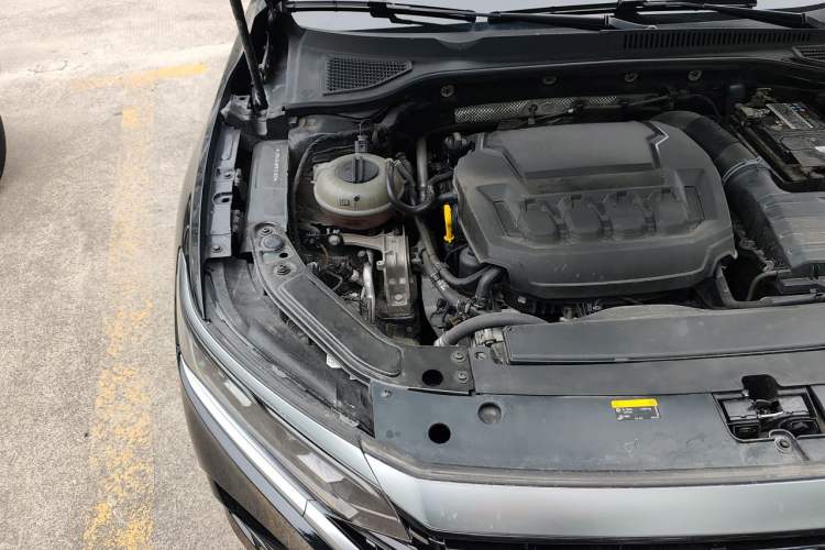 Used Volkswagen Passat 2023 Revised 380TSI Luxury Edition Engine Bay Right