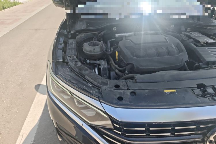 Used Volkswagen Passat 2023 Facelift 330TSI Luxury Edition Engine Bay Right