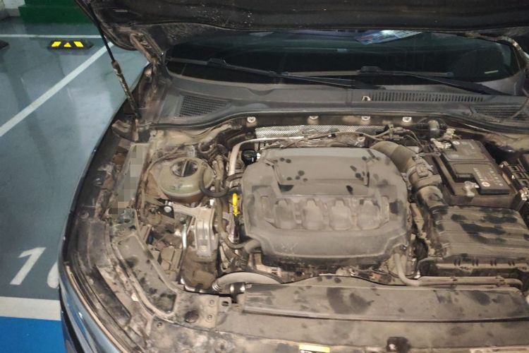 Used Volkswagen Passat 2023 Facelift 330TSI Luxury Edition Engine Bay Right