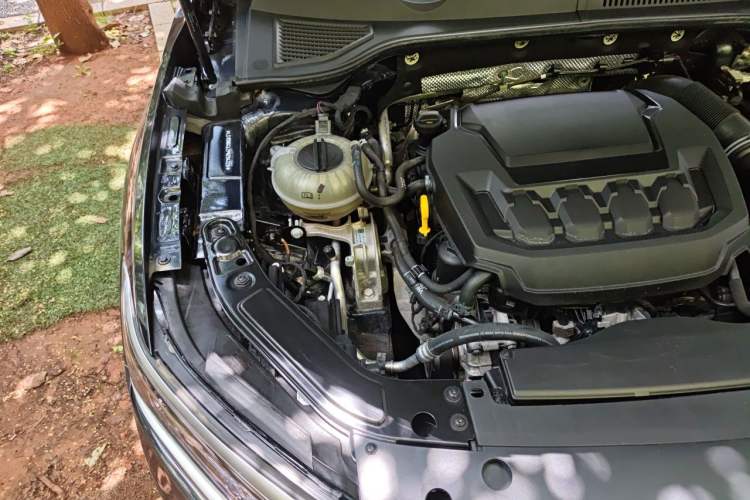 Used Volkswagen Passat 2023 Revised 380TSI Luxury Edition Engine Bay Right